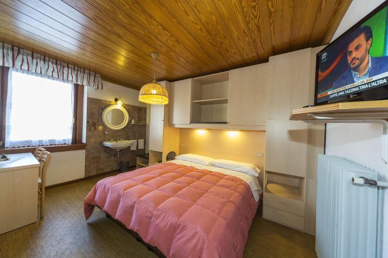 Hotel Trentino フォルガリーア エクステリア 写真