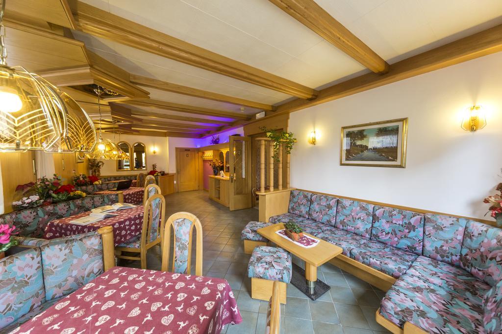 Hotel Trentino フォルガリーア エクステリア 写真