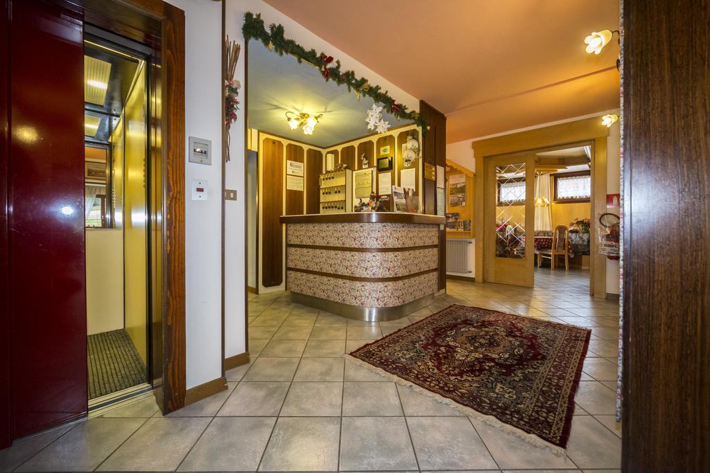 Hotel Trentino フォルガリーア エクステリア 写真
