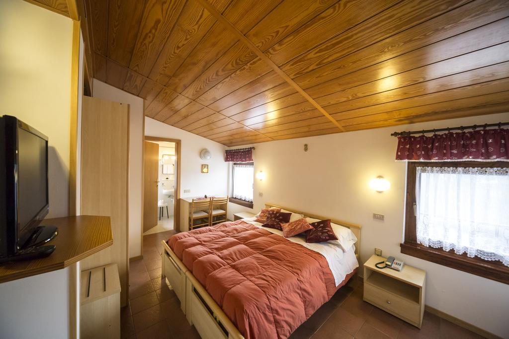 Hotel Trentino フォルガリーア エクステリア 写真