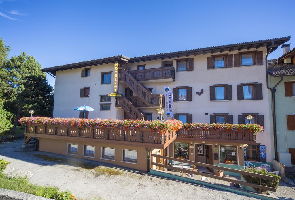 Hotel Trentino フォルガリーア エクステリア 写真