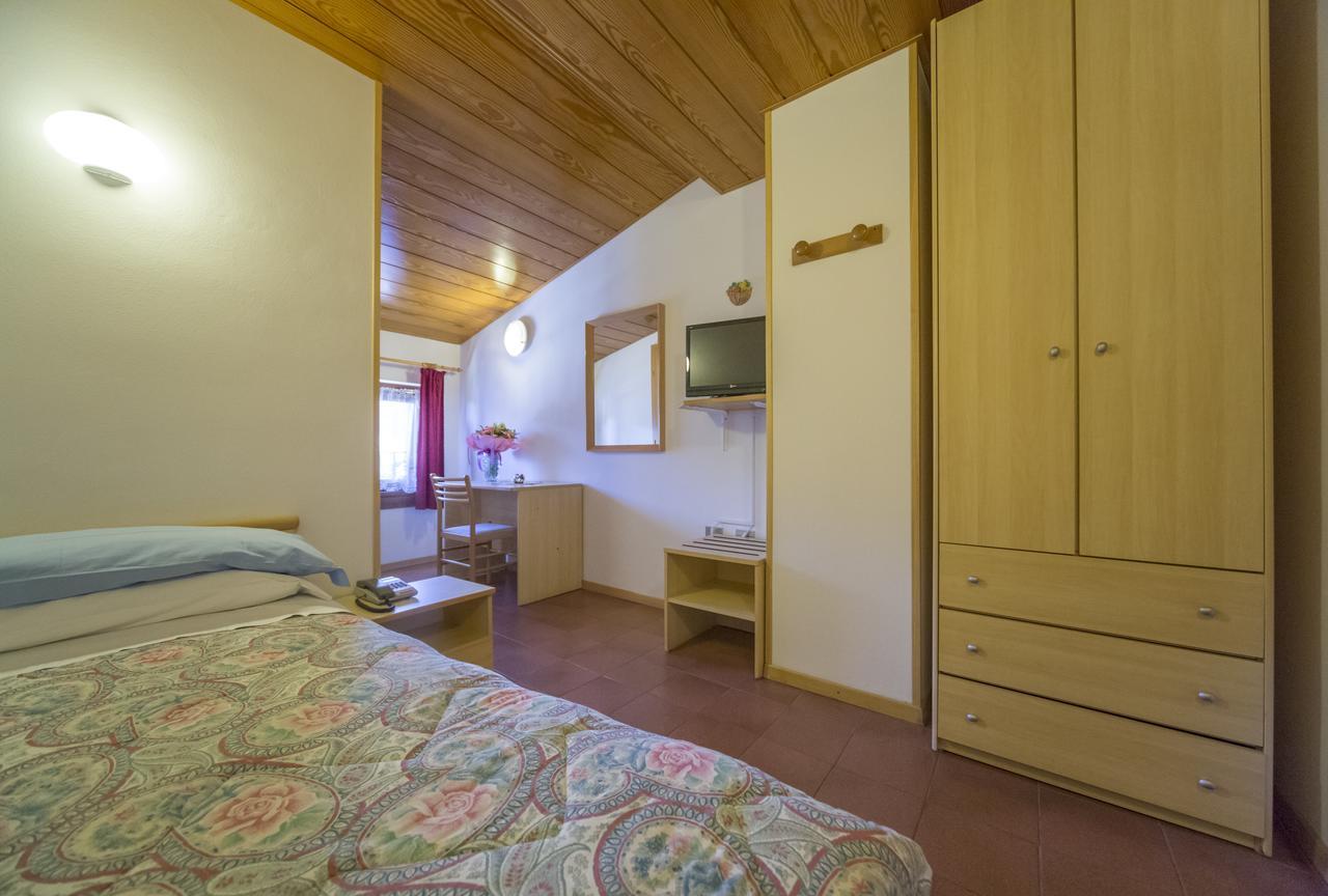 Hotel Trentino フォルガリーア エクステリア 写真