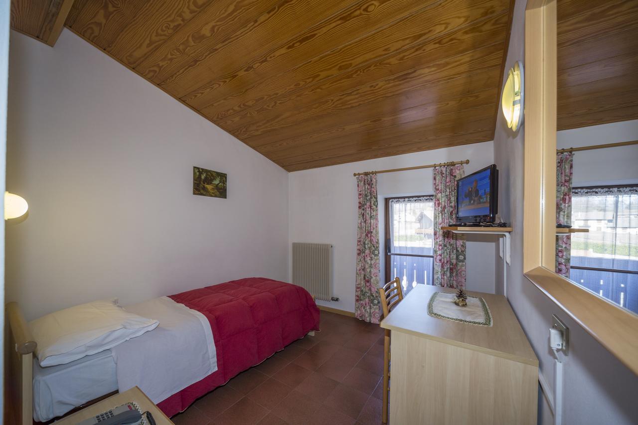 Hotel Trentino フォルガリーア エクステリア 写真